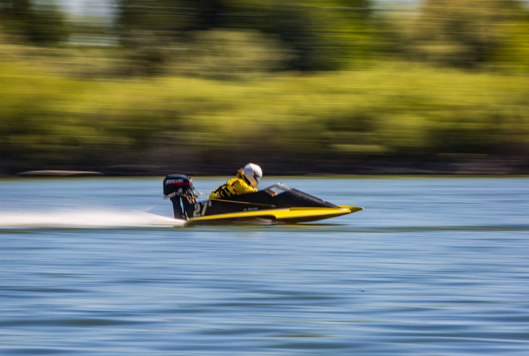 Regatta brings boat races to Burley